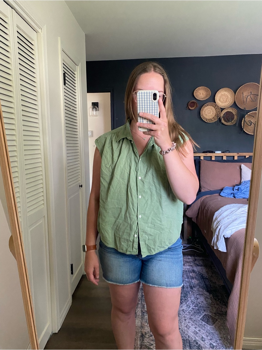 Sleeveless Button-Down Linen Blend Top in Light Green